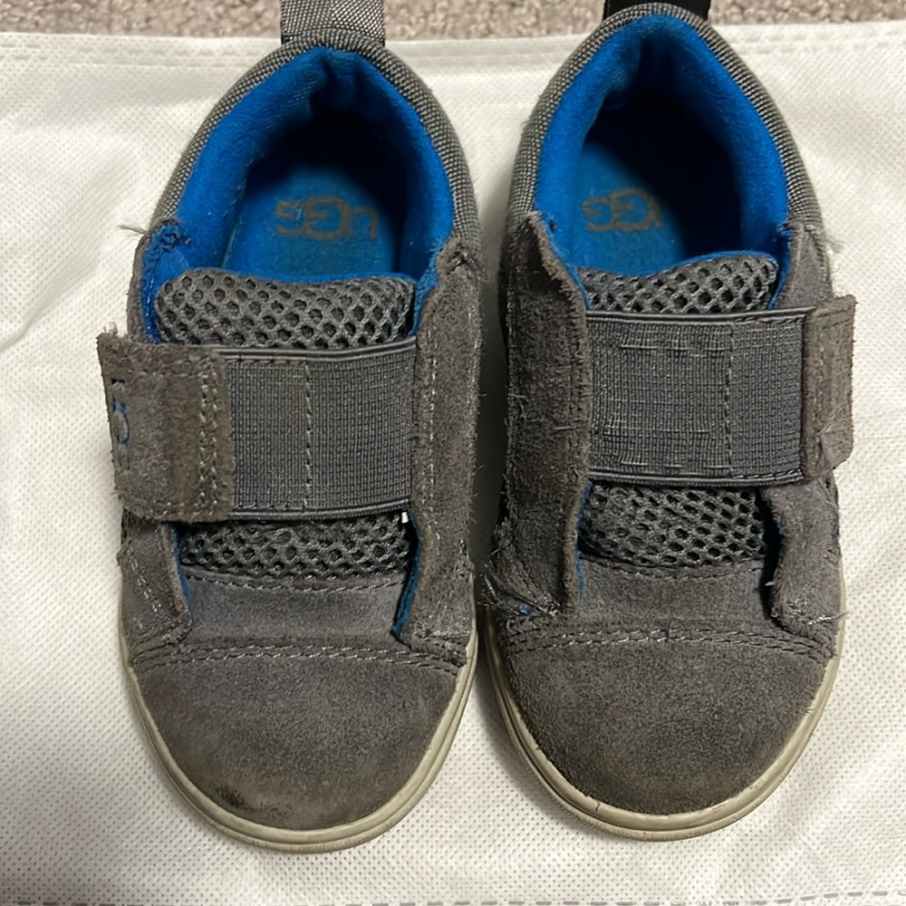 Ugg toddler Shoes Size 7